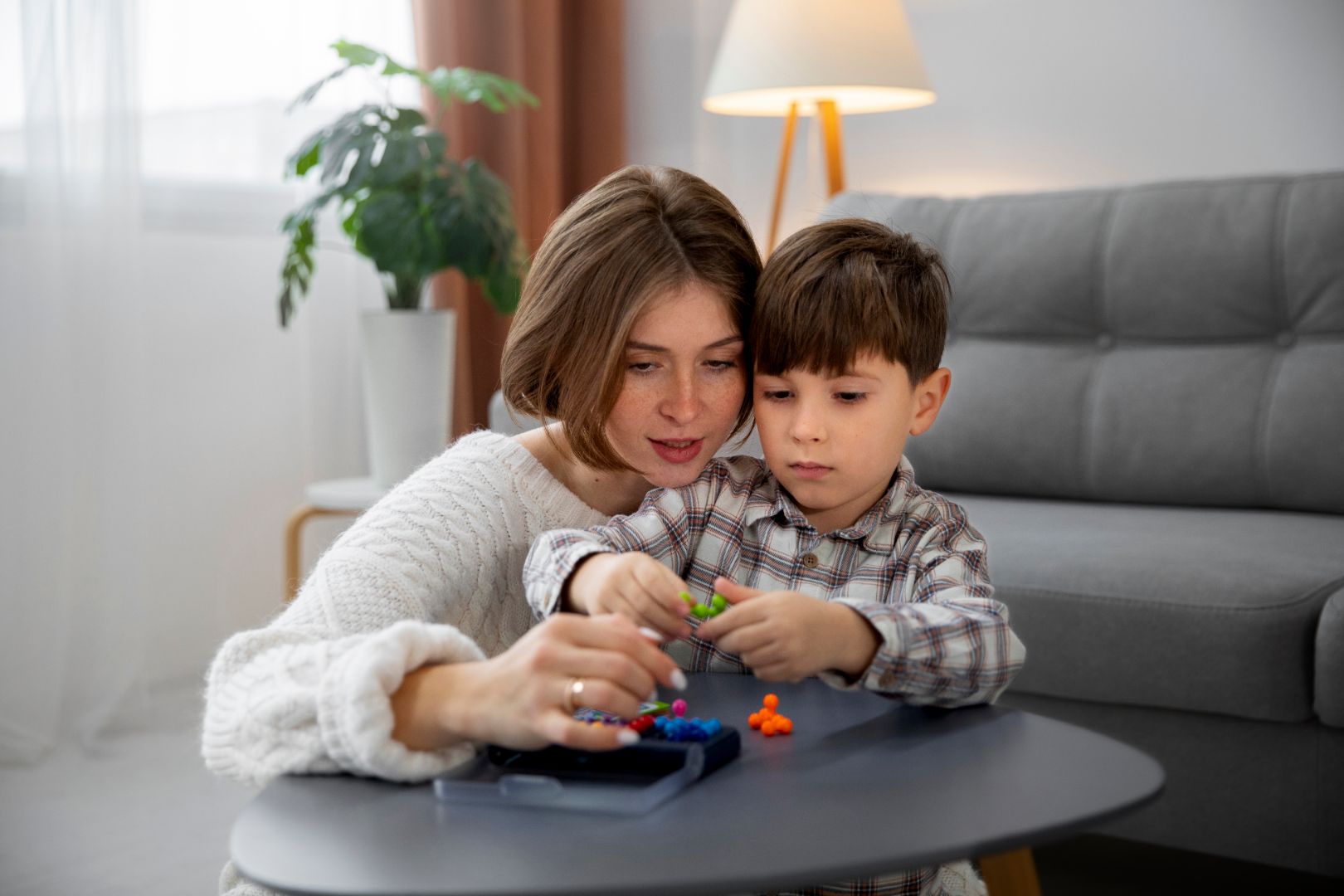 mother-kid-playing-front-view